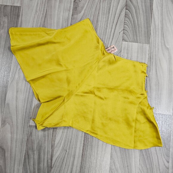 NWT Bettie Page Lingerie Chartreuse Satin French Knicker Retro Shorts Size 4 - Picture 2 of 4